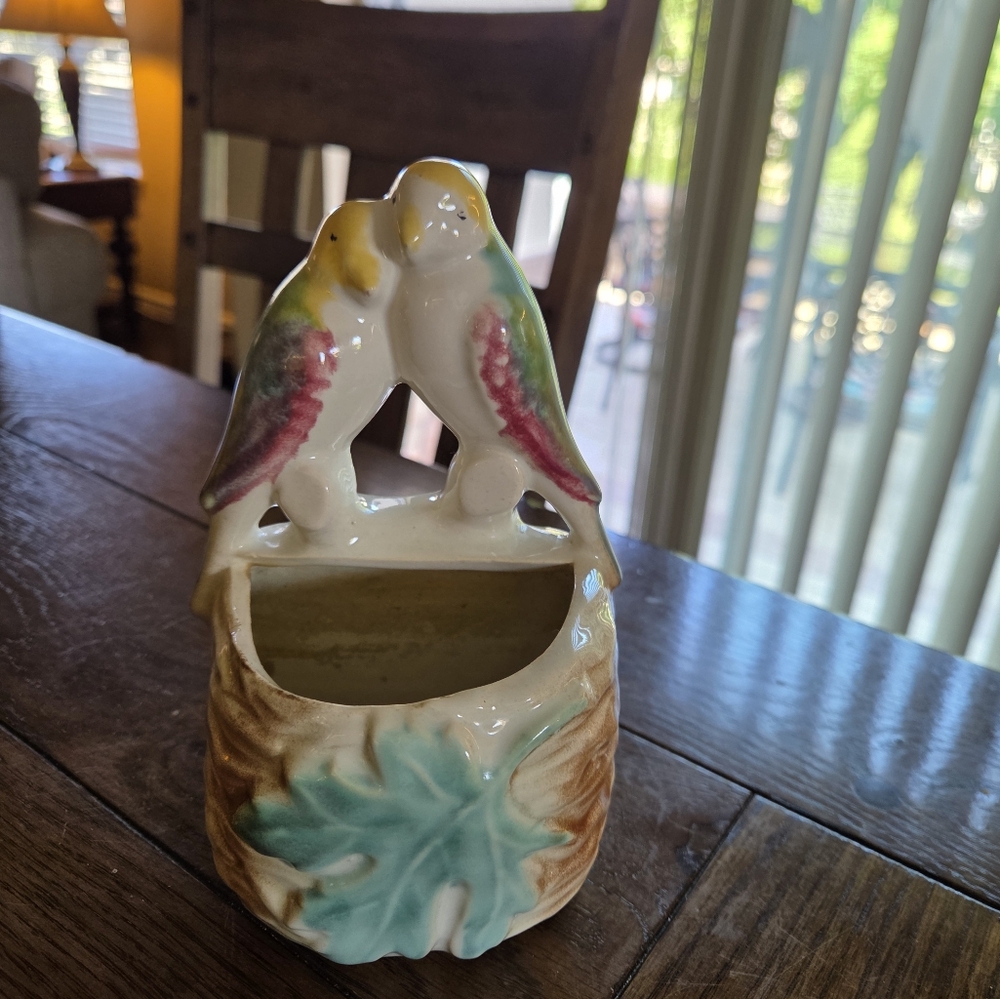 Vintage 50's Morton Pottery Lovebirds Wall Pocket Planter - Picture 2 of 10